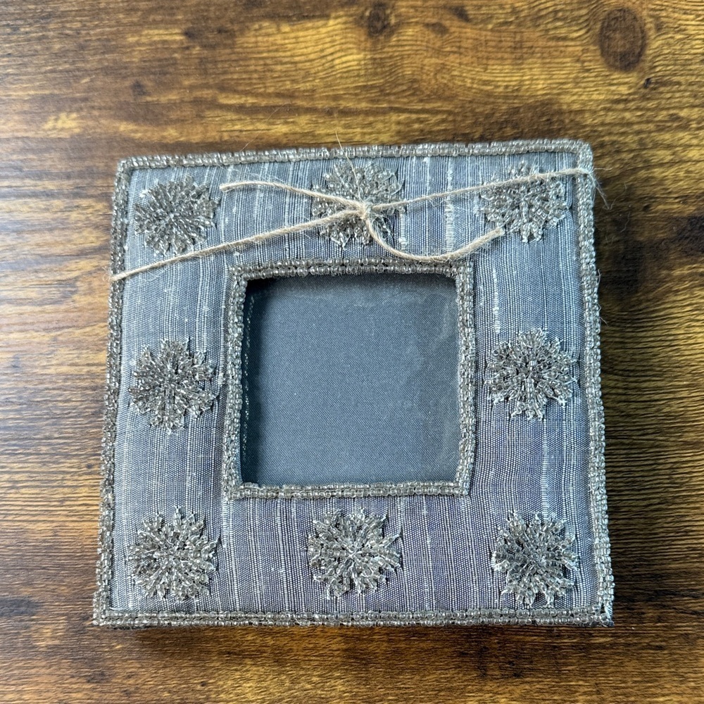 Elegant Gray Rustic Photo Frame with Floral Accents
